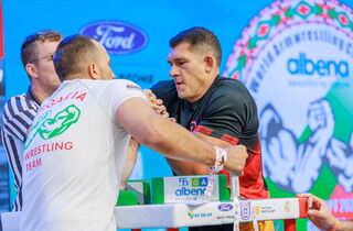 Armwrestling WM 2025 Bulgarien Höffner.jpg